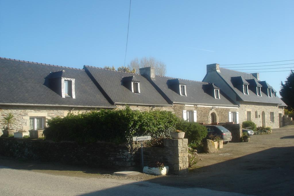 Les Gites De Kerroyal Garlan 객실 사진